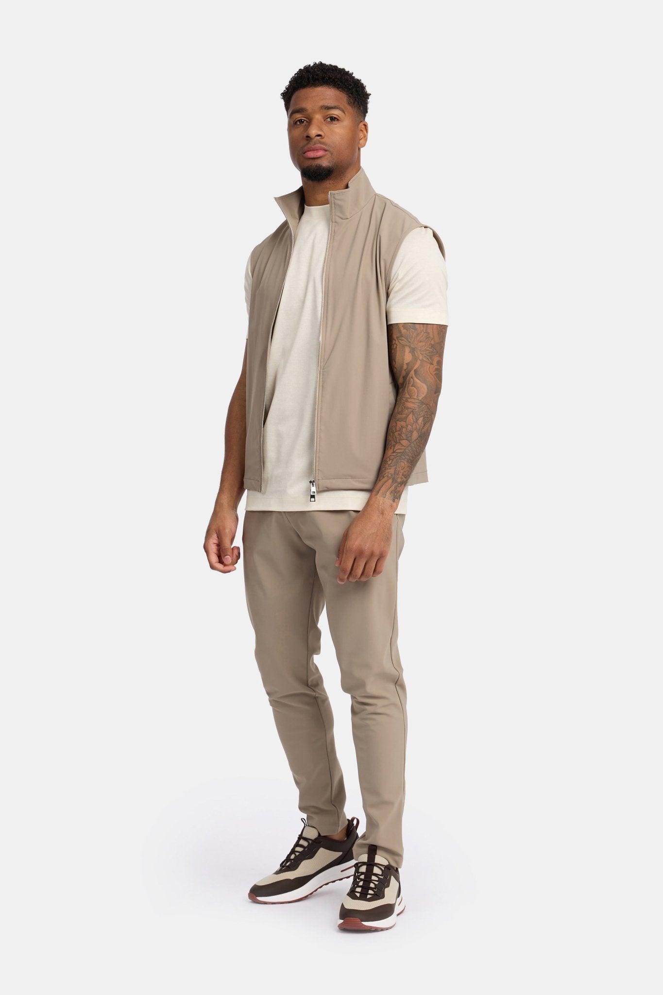 Light Beige Tech Gilet - Stylish, Versatile & Functional Outerwear Homme8 Gilet