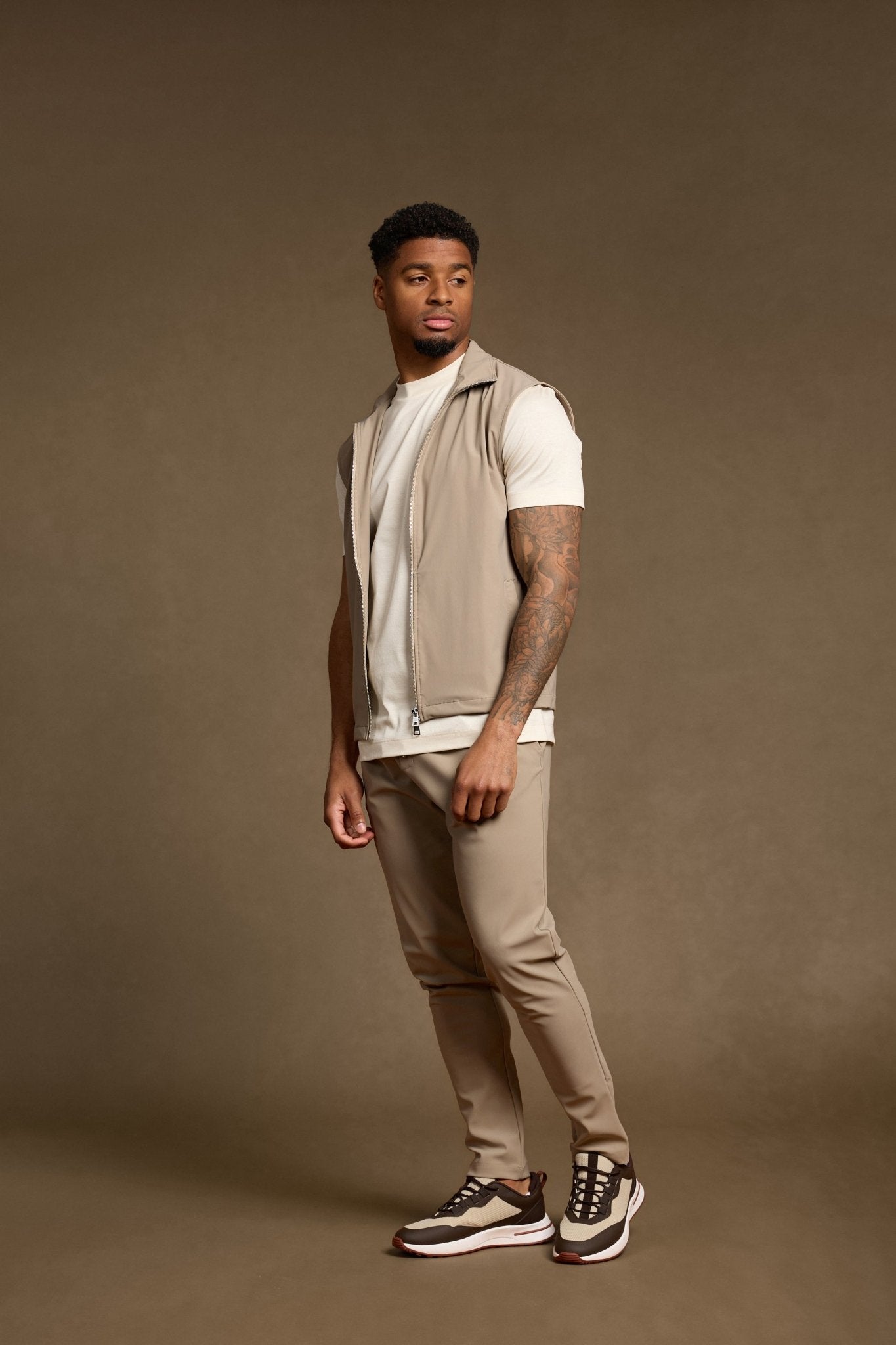 Light Beige Tech Gilet - Stylish, Versatile & Functional Outerwear Homme8 Gilet