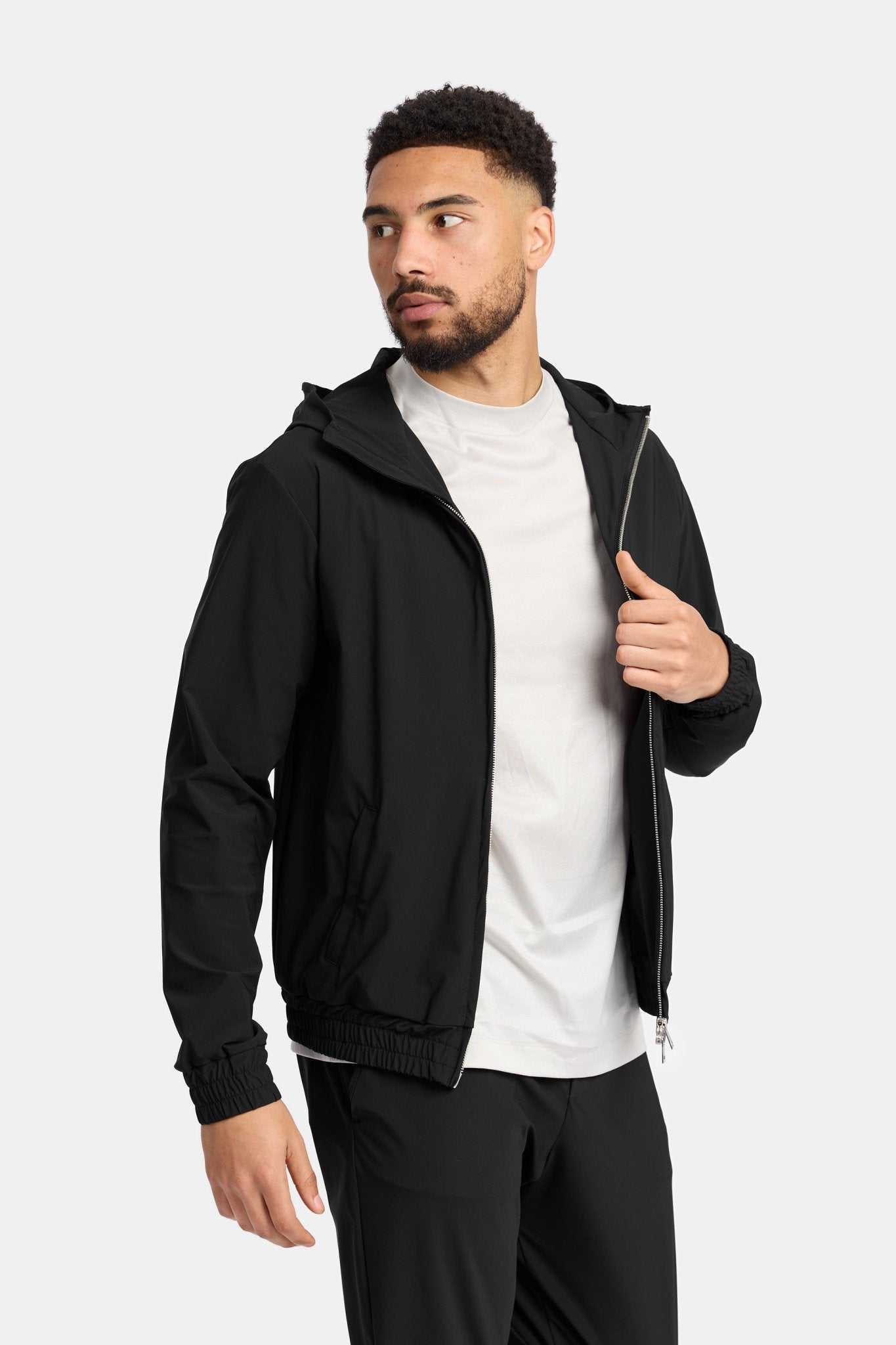 Onyx Black Tech Vest with Hood – Stylish & Functional Activewear Homme8 Trainingspak