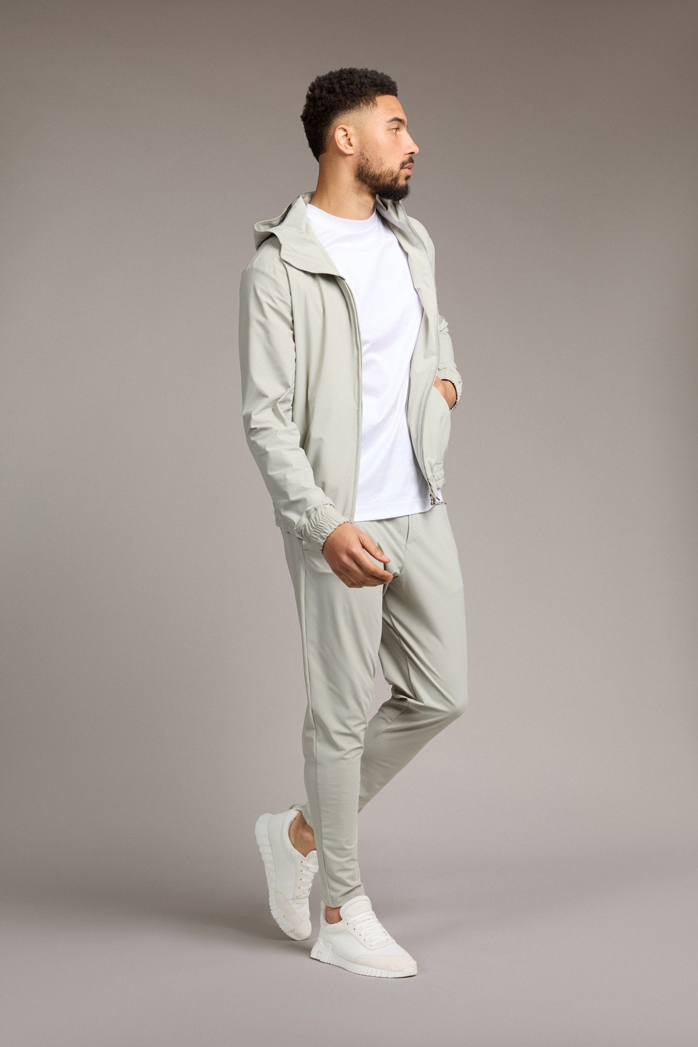 Cloud Grey Hooded Tech Suit - Stylish Comfort & Performance Homme8 Trainingspak