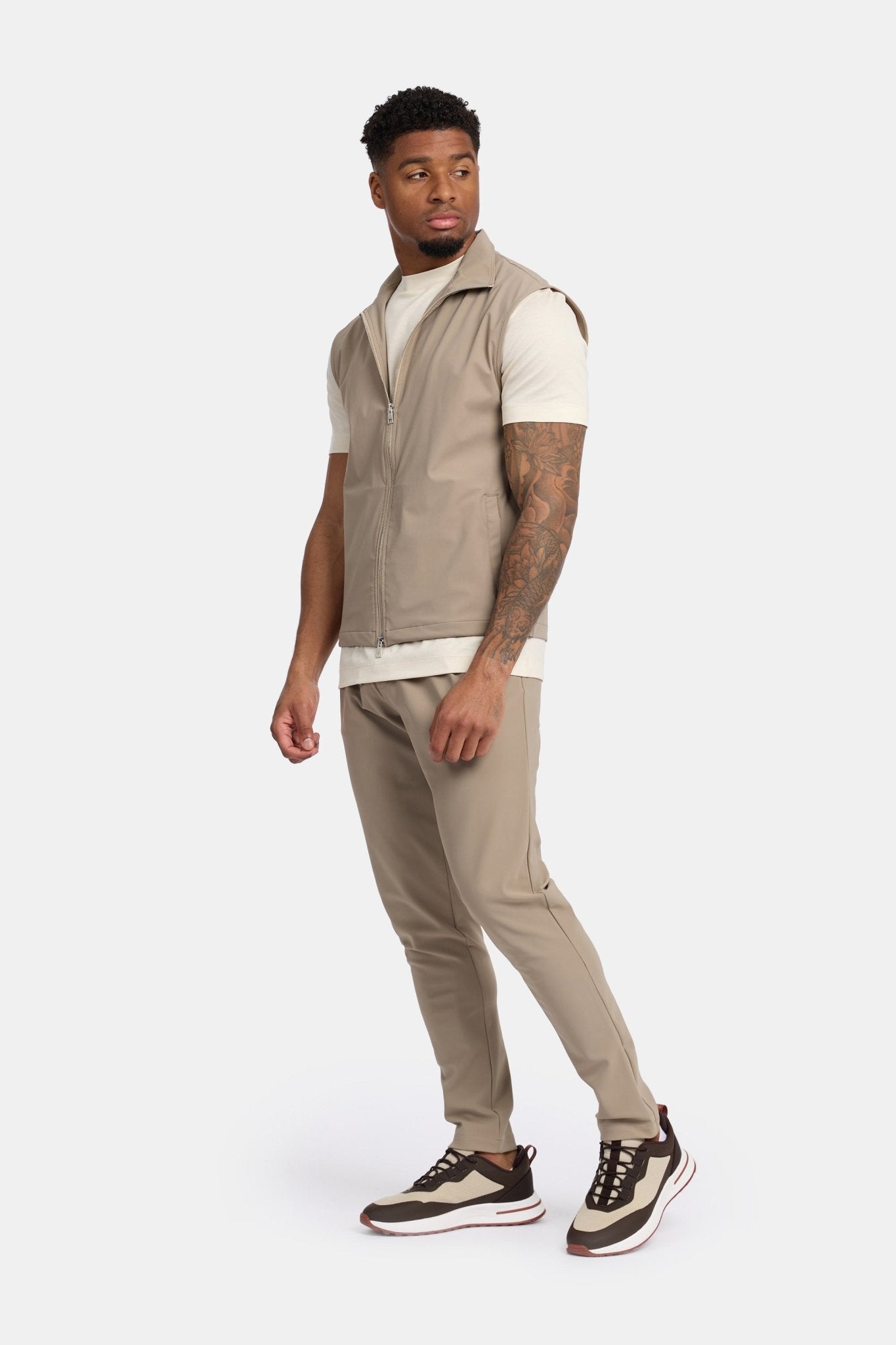 Light Beige Tech Gilet - Stylish, Versatile & Functional Outerwear Homme8 Gilet