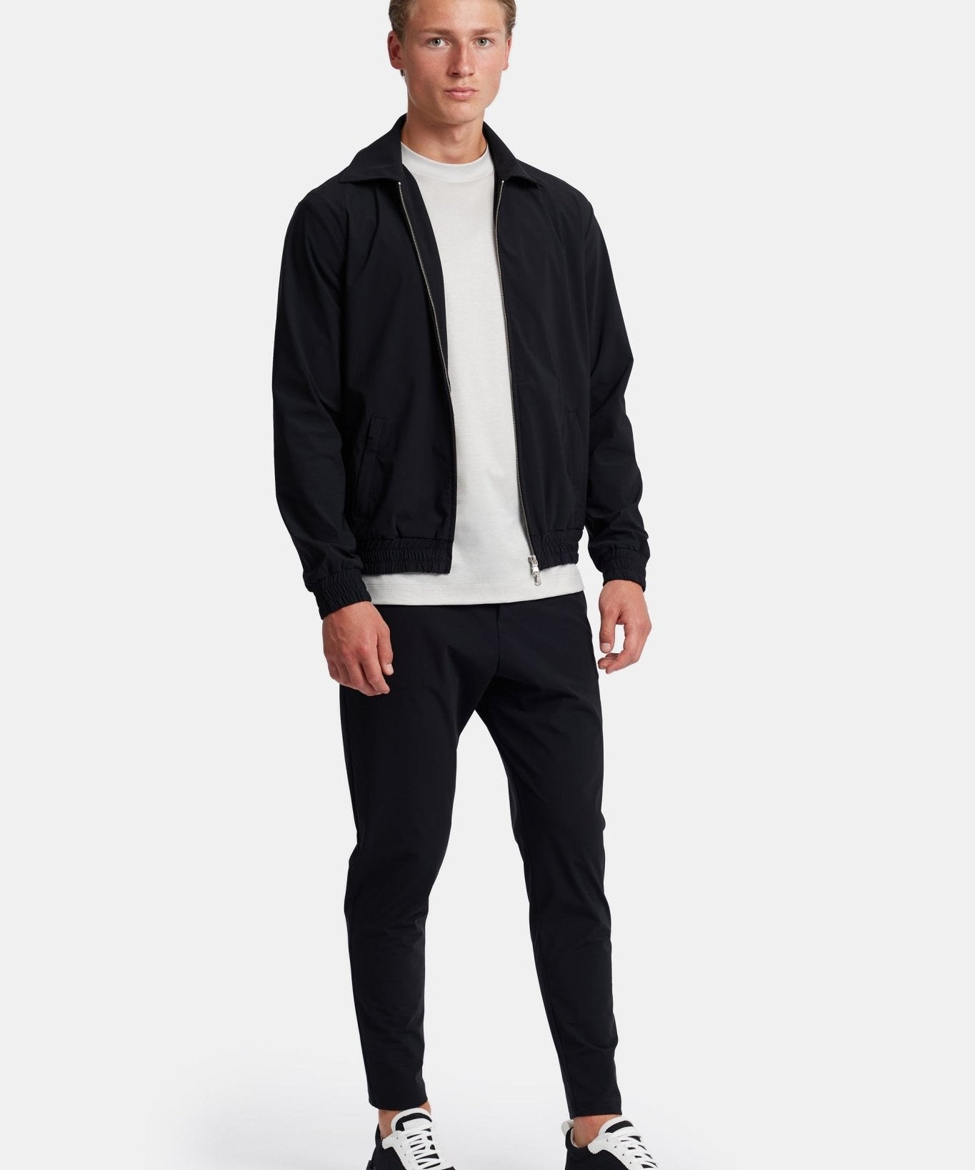 Onyx Black Tech Suit: Sleek Performance Wear for Modern Professionals Homme8 Trainingspak