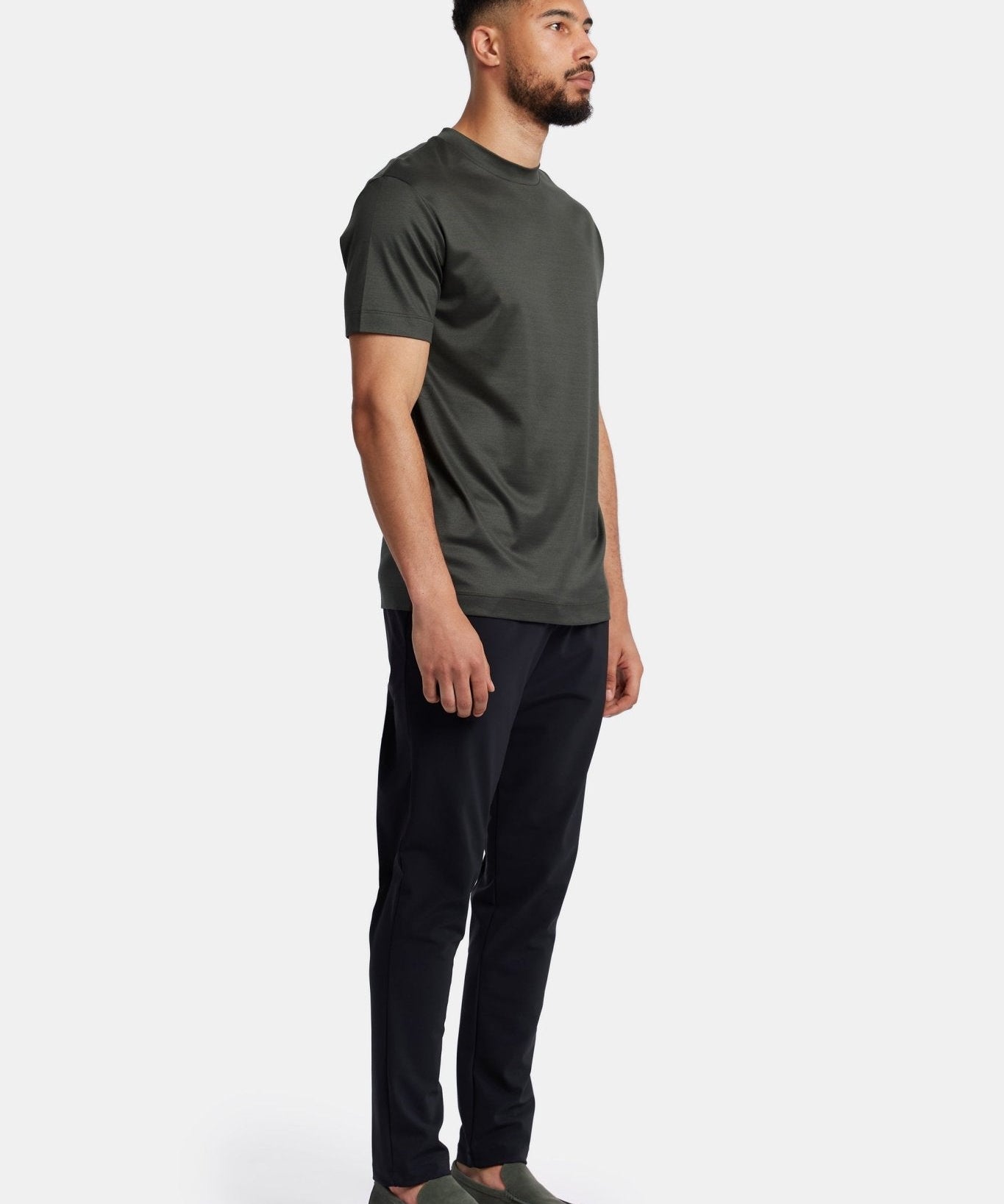 Premium Dark Green T-Shirt - Eco-Friendly Comfort & Style Homme8 T-shirt