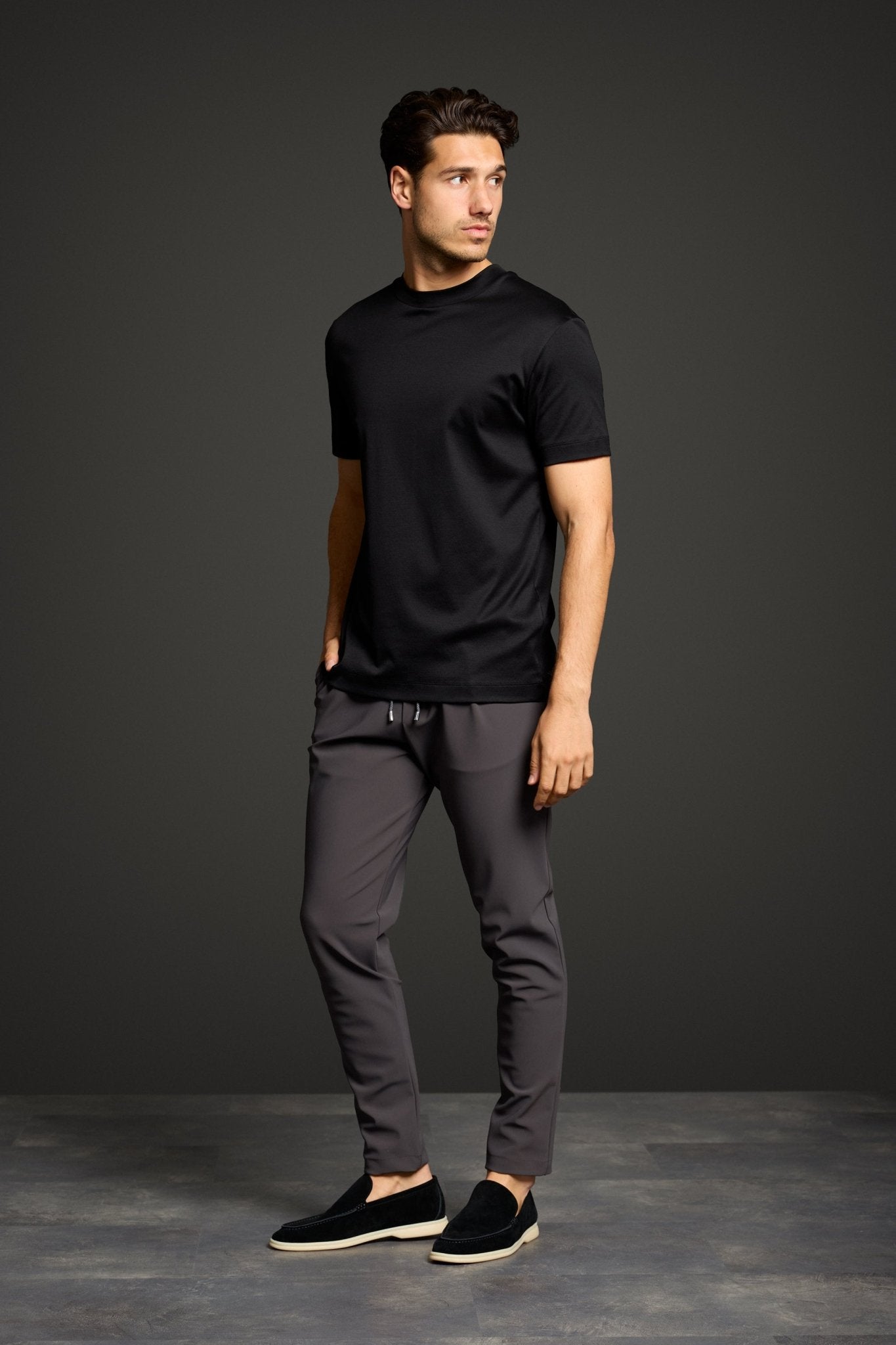 Premium Onyx Black T-Shirt - Stylish Comfort & Versatile Fit Homme8 T-shirt